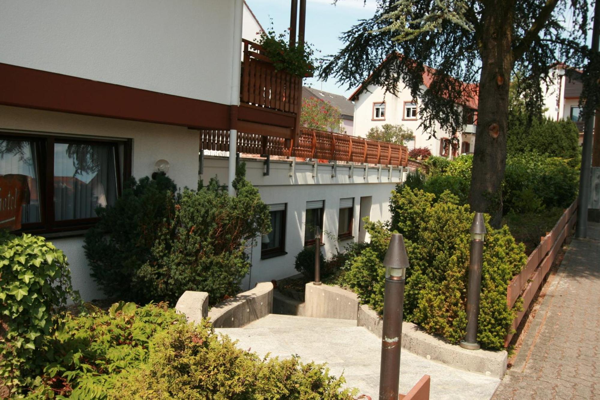 Hotel Garni Sebastian Kirrweiler (Sudliche Weinstrasse) Exterior foto